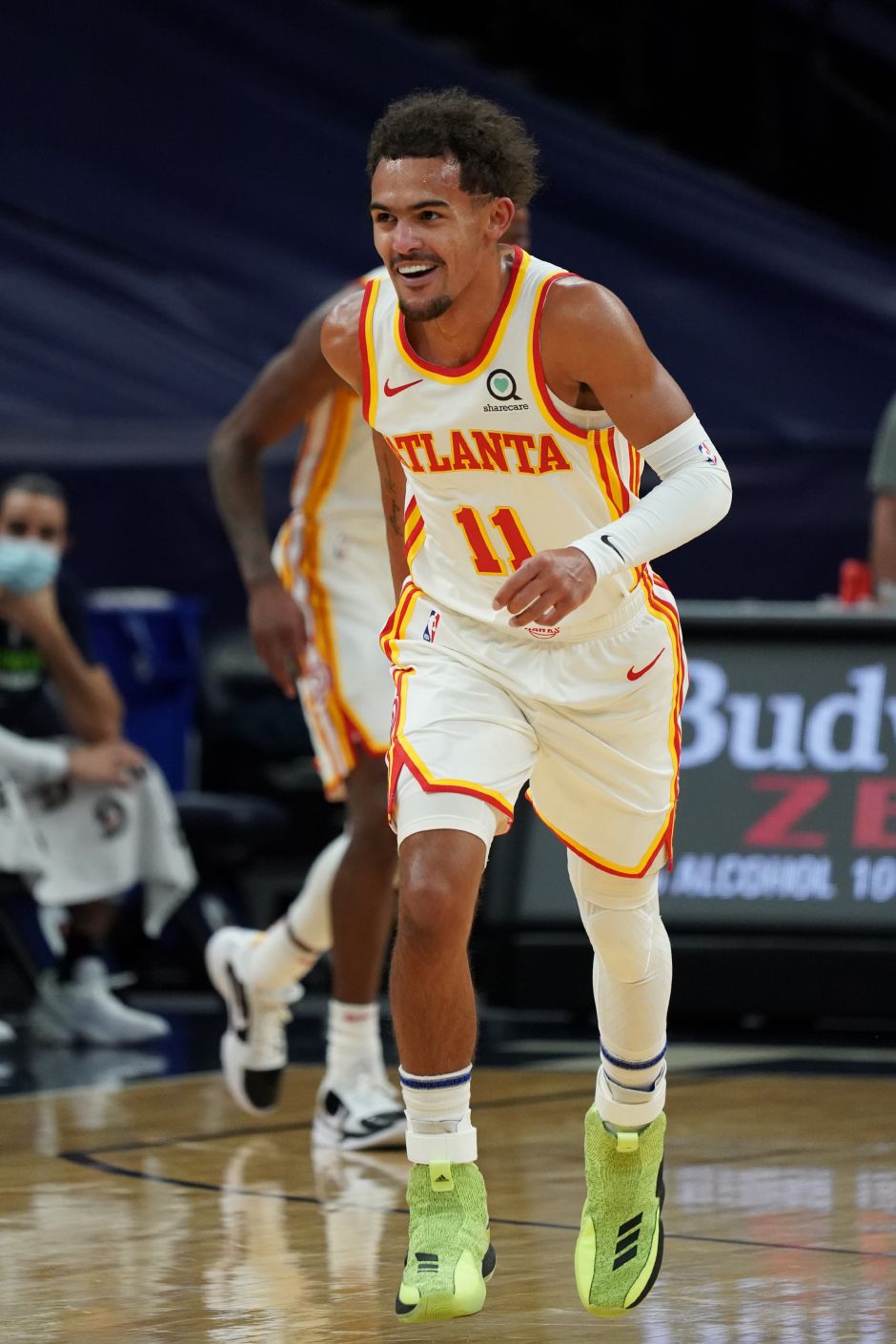 用强牌重注 用强牌重注